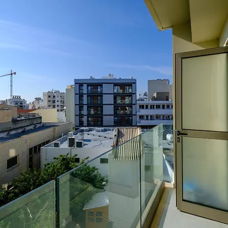 Downtown Comfort Apartment Larnaca Exterior photo